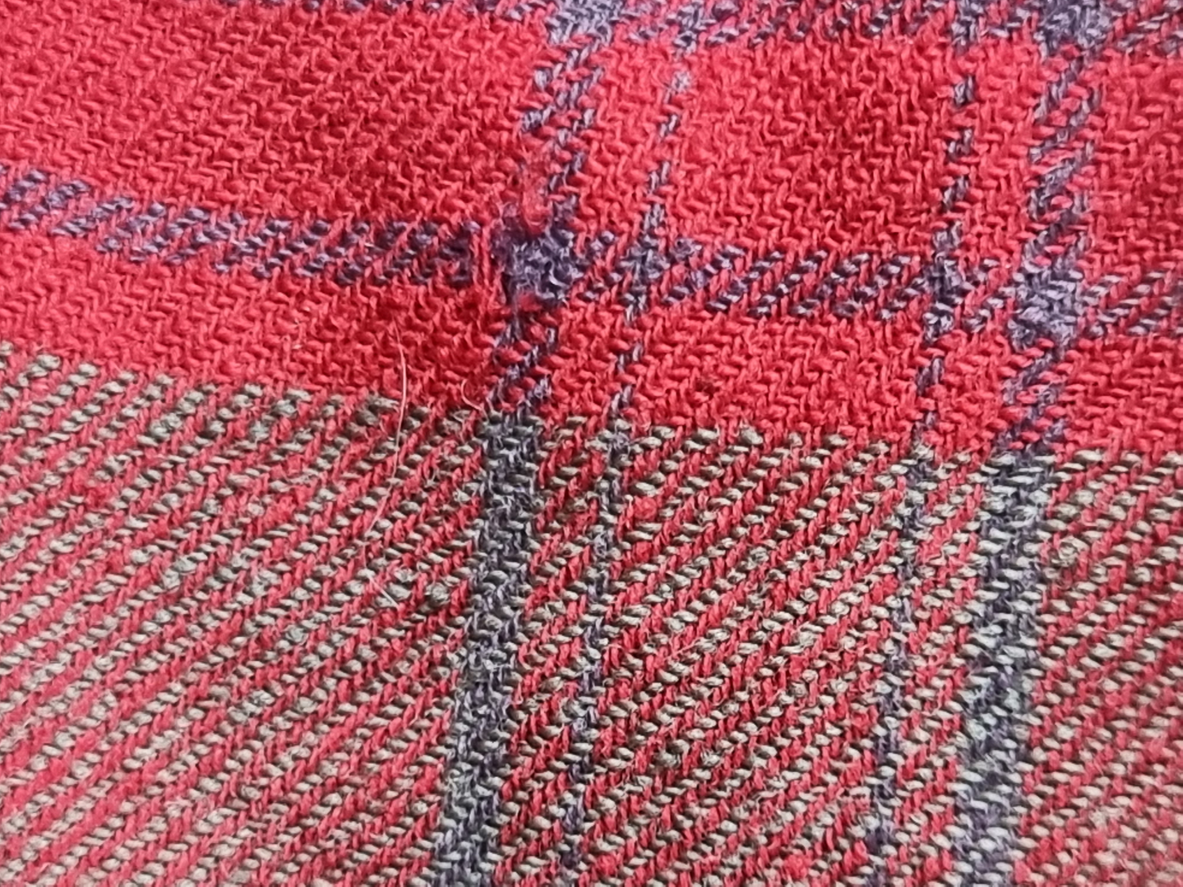 Old 1820 Fine Plaid Detail thread detail